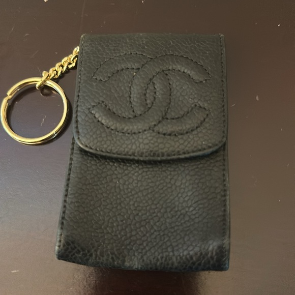 Chanel caviar leather key chain card holder GUC!! - Picture 8 of 8
